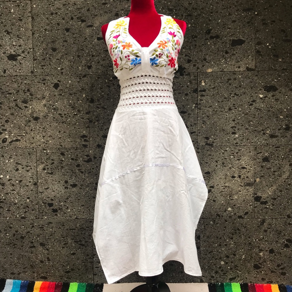Mexican woman dress hand embroidered day of the dead  5 Mayo Frida Khalo wedding - Picture 3 of 7